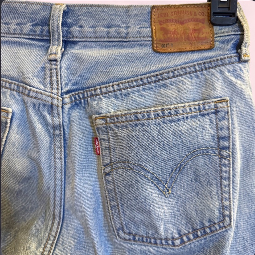 Levi’s 501 Size 26 Taper Floral Rose Embroidered Distressed Jeans - RARE✨ - Picture 5 of 14